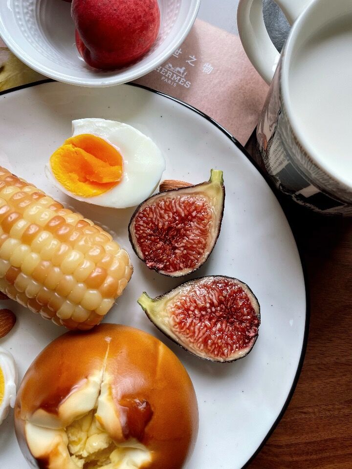 有无花果的早餐-小果迷